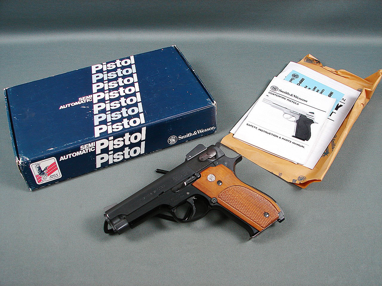 SMITH & WESSON 439