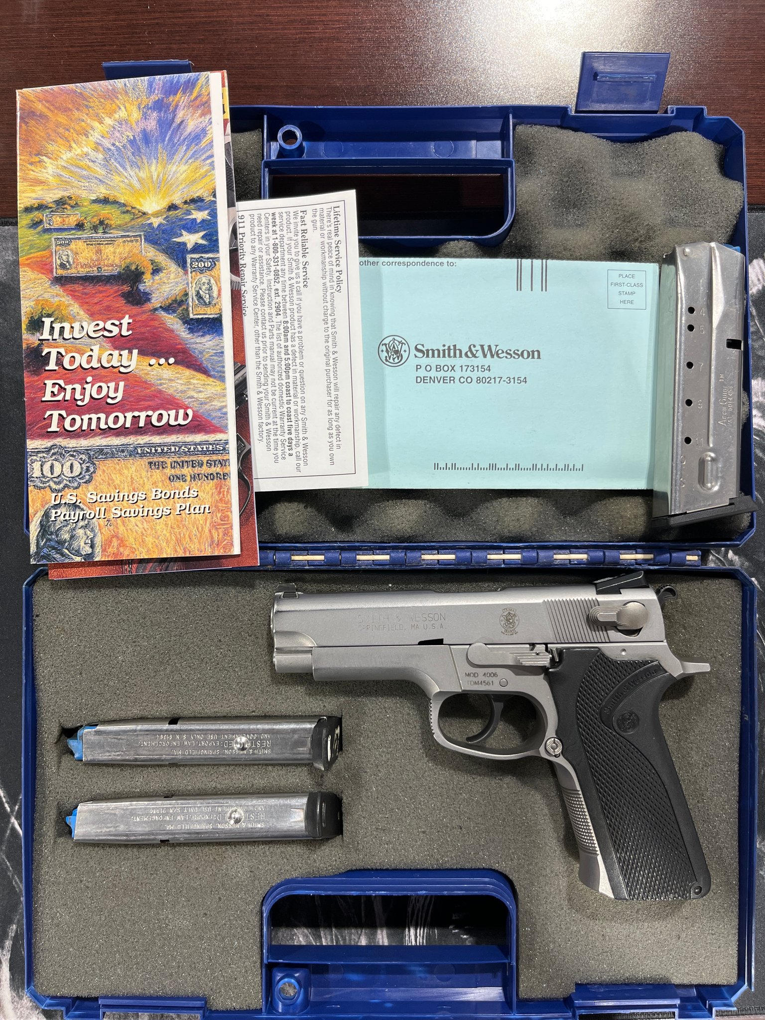 SMITH & WESSON Model 4006