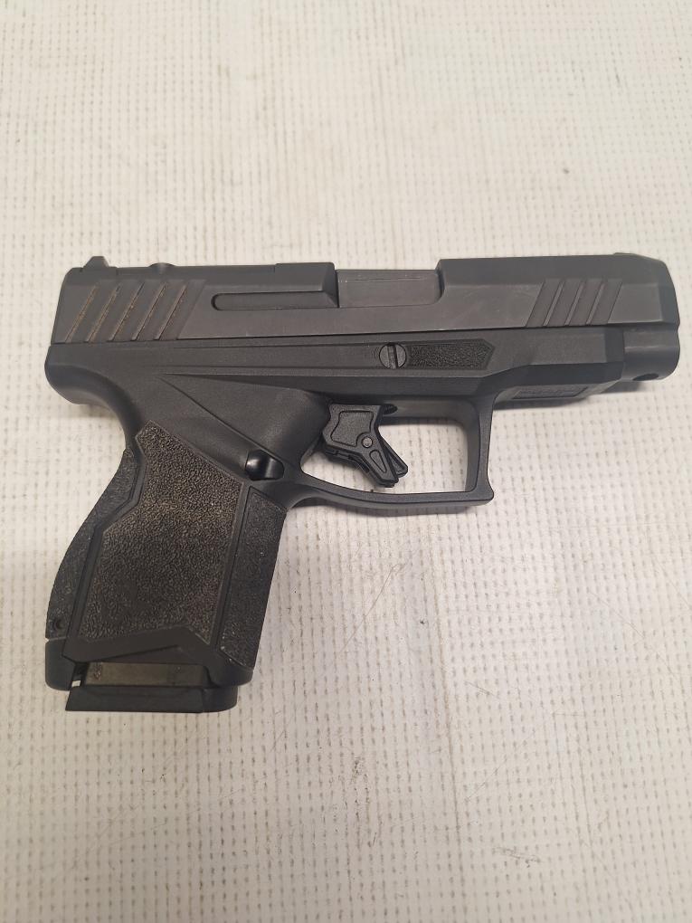 TAURUS GX4XL