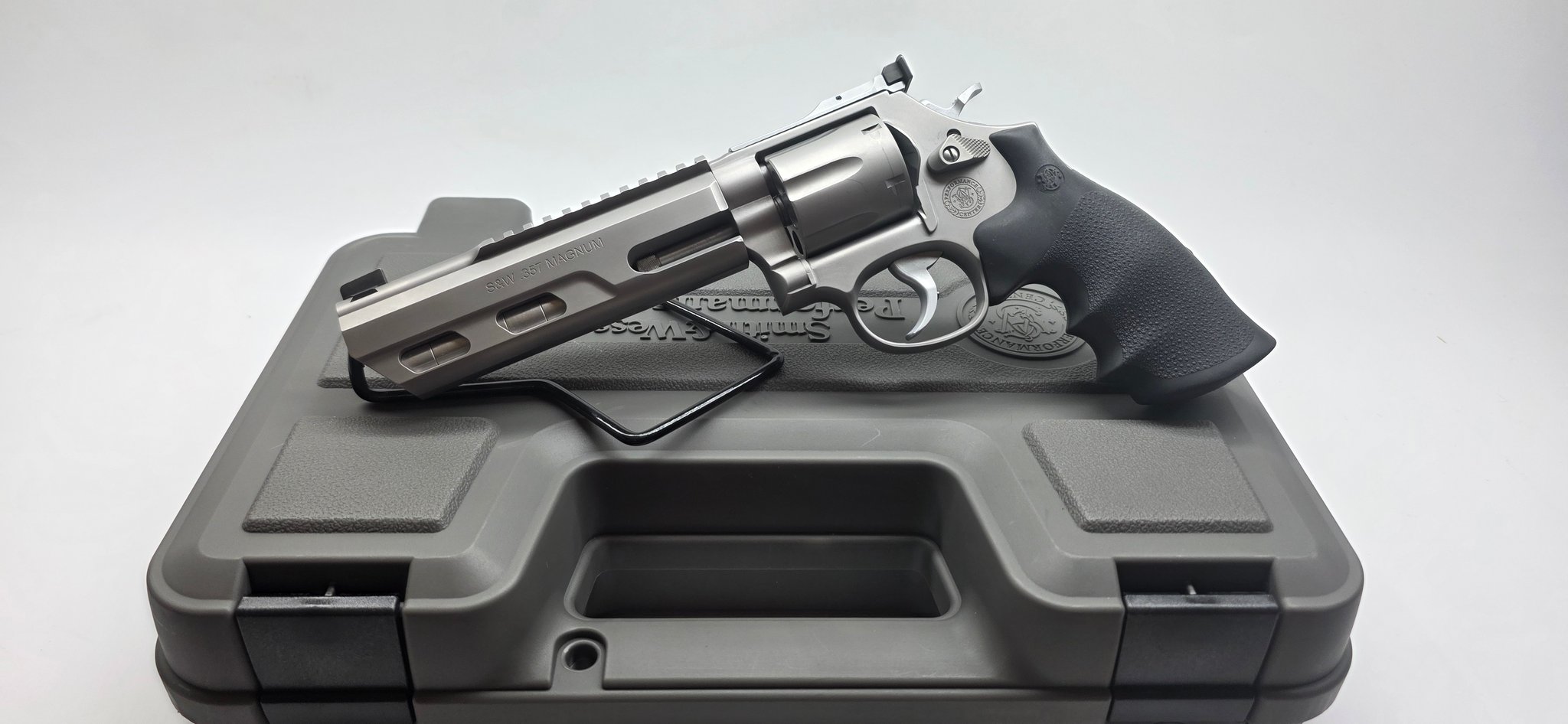 SMITH & WESSON 686