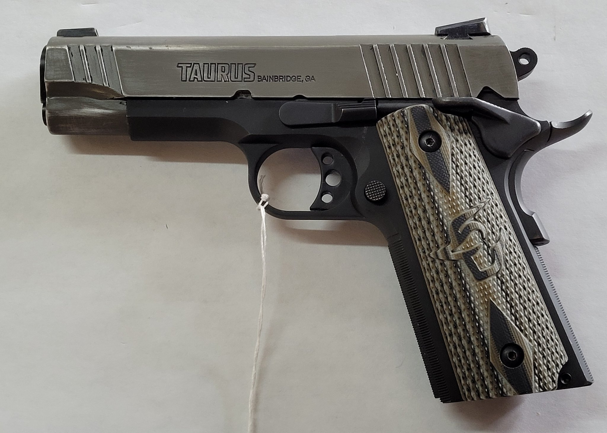 TAURUS 1911 COMMANDER