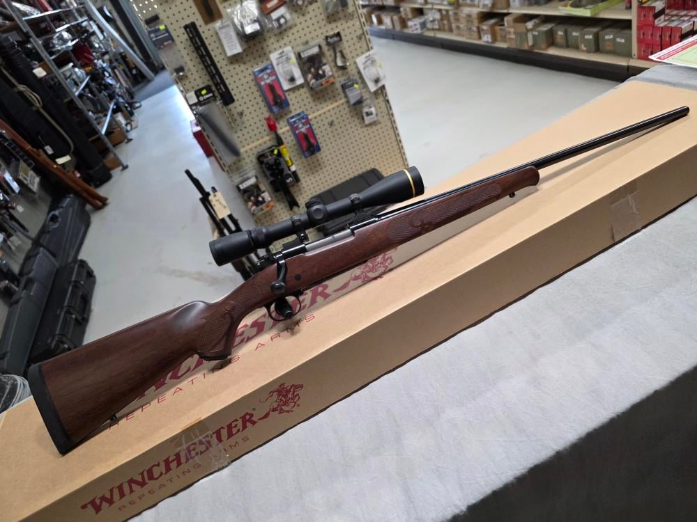 WINCHESTER 70 FEATHERWEIGHT