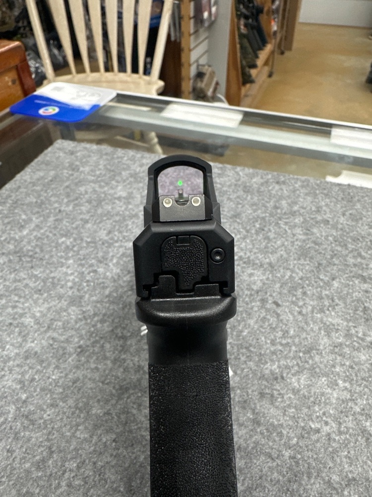 HS PRECISION INC. ECHLON