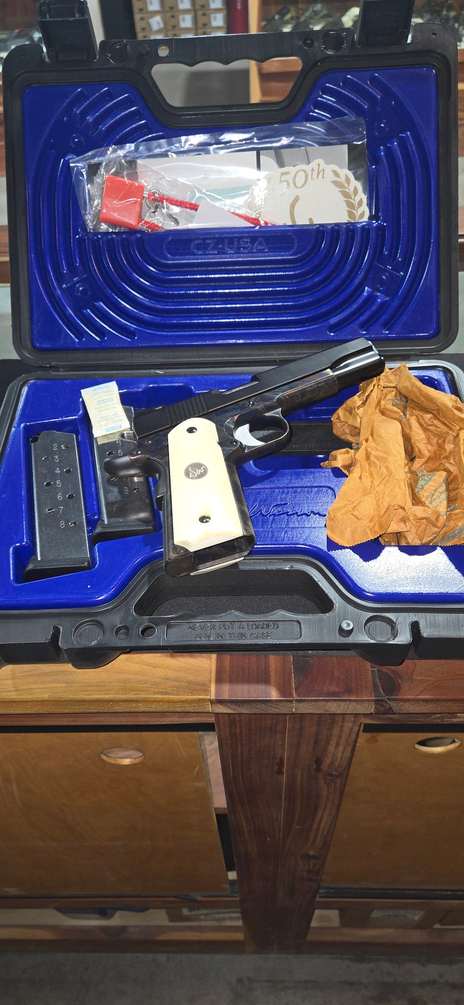 DAN WESSON FIREARMS 1911 VALOR