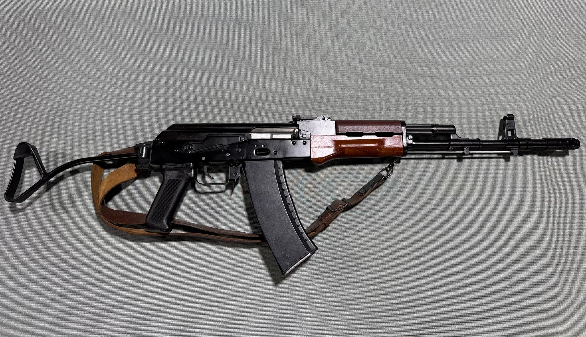 AK-47 DESIGN CARBINES, RIFLES, & PISTOLS AK-74