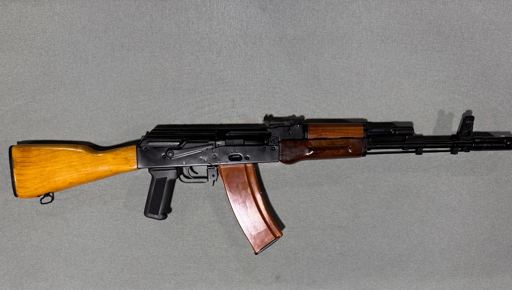 AK-47 DESIGN CARBINES, RIFLES, & PISTOLS AK-74