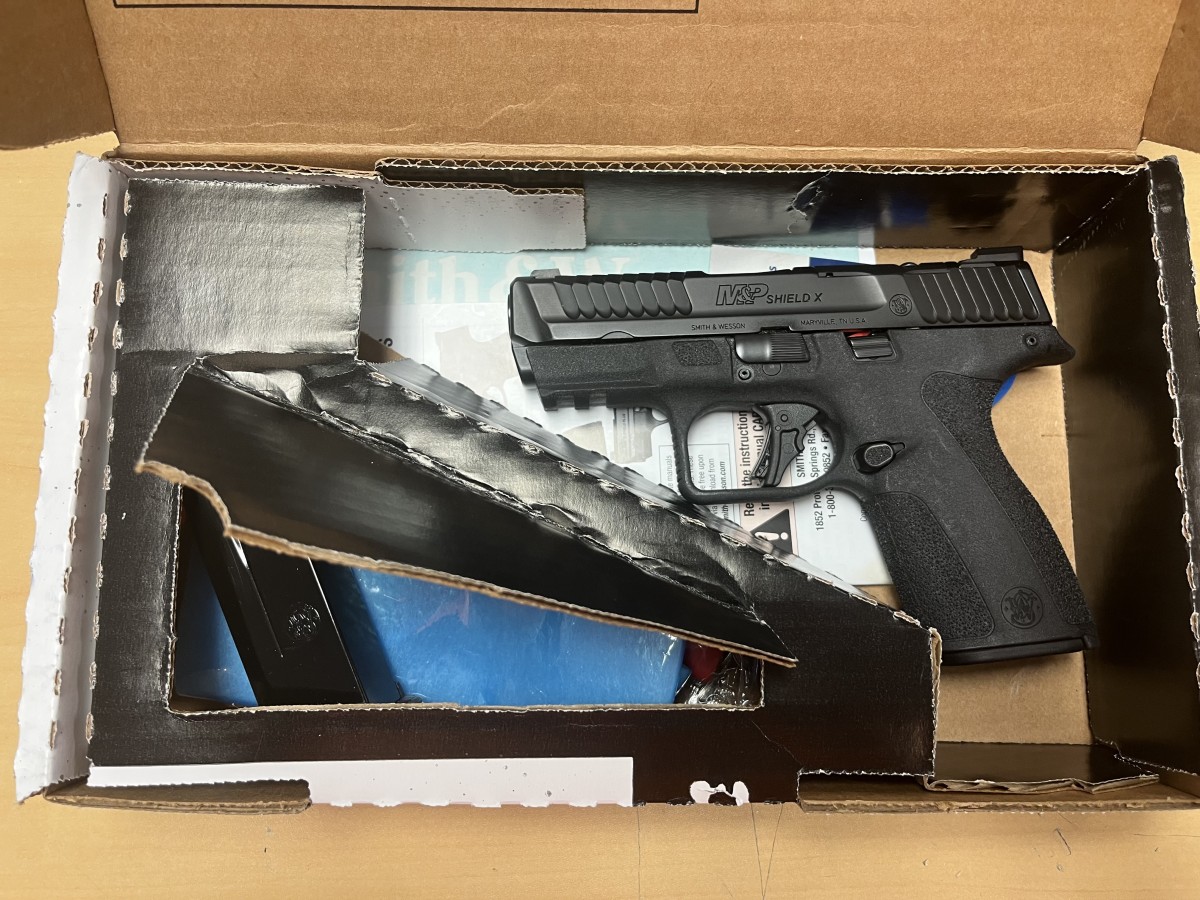SMITH & WESSON Shield X