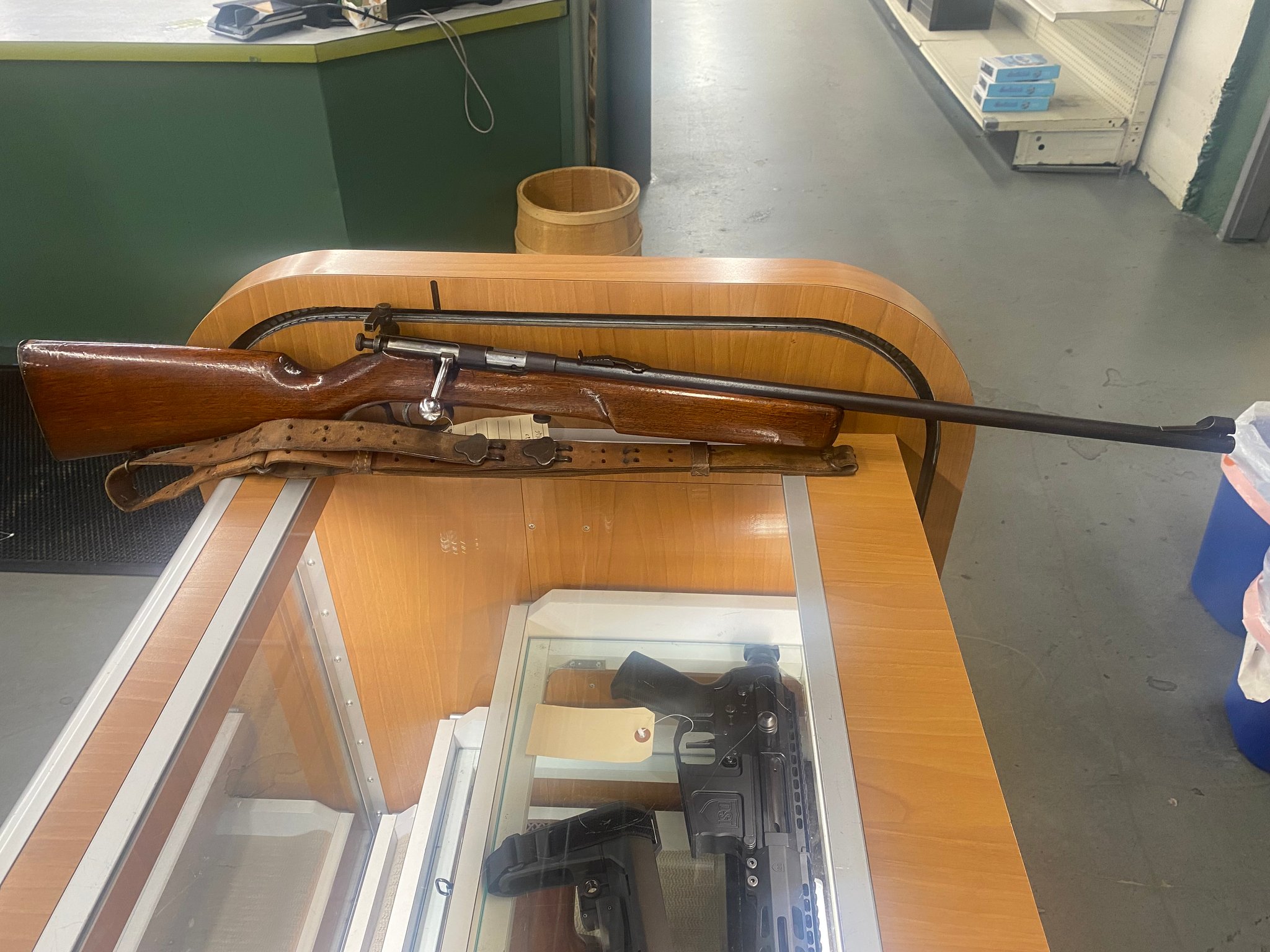 WARDS WESTERN FIELD 37