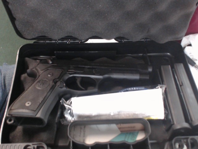 BERETTA 92FS ((J92F300M)