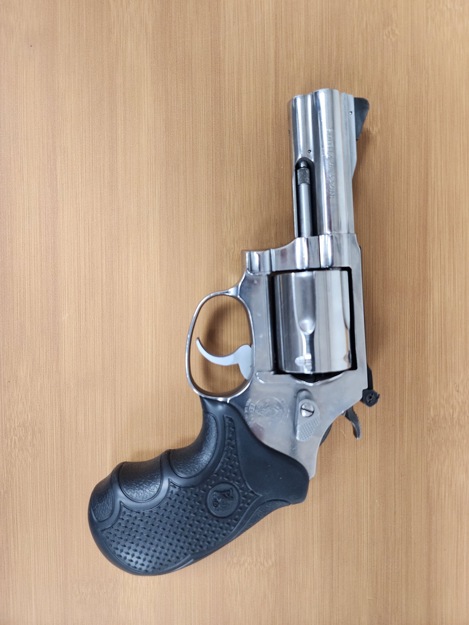 SMITH & WESSON 60