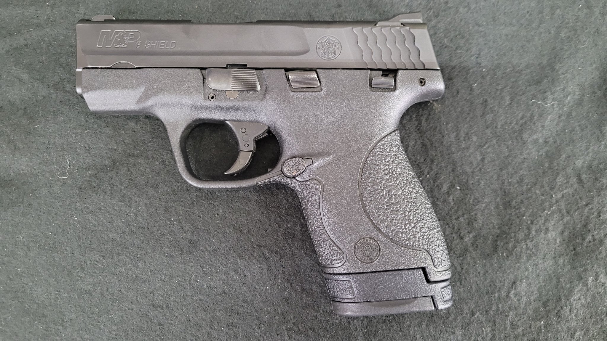 SMITH & WESSON M&P 9 SHIELD