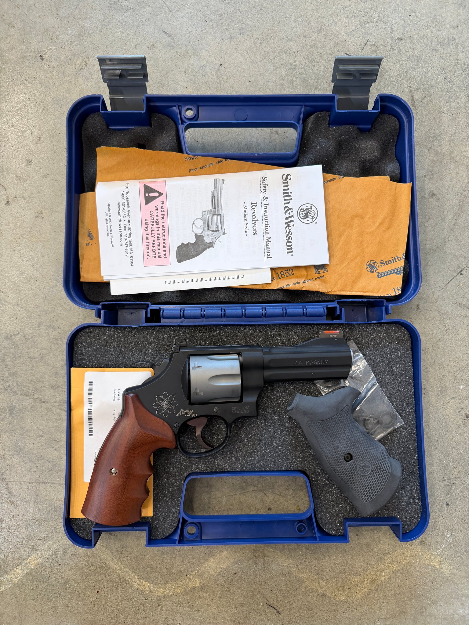 SMITH & WESSON 329PD
