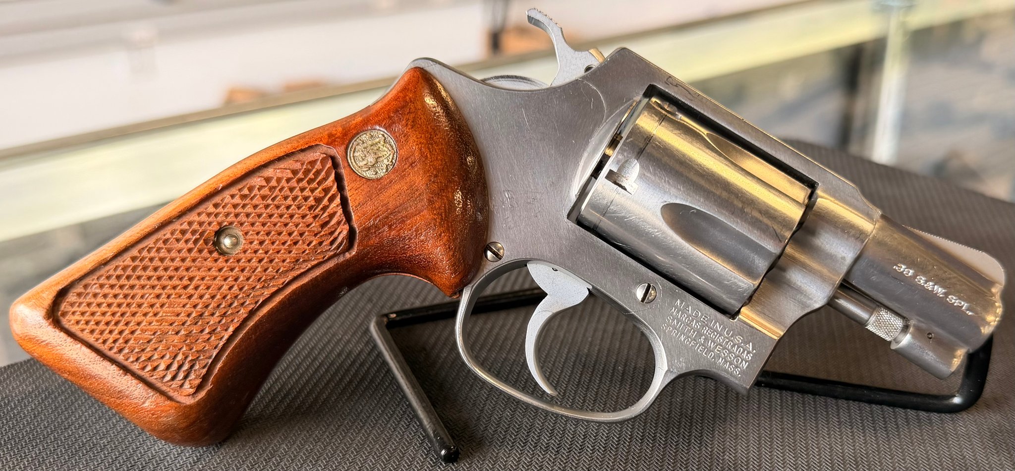 SMITH & WESSON MODEL 60
