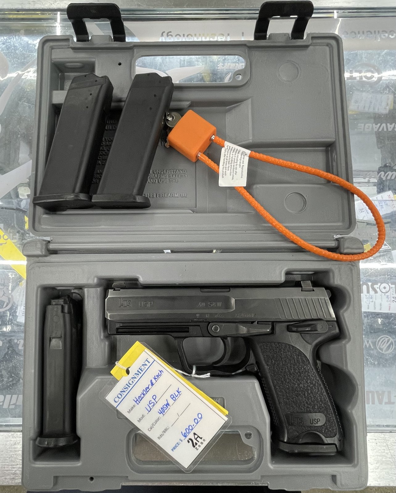 HECKLER & KOCH Heckler & Koch, USP, Semi-auto, Handgun, 40S&W, Black, 4.25inch, OEM box, 3 Magazines, Cable lock