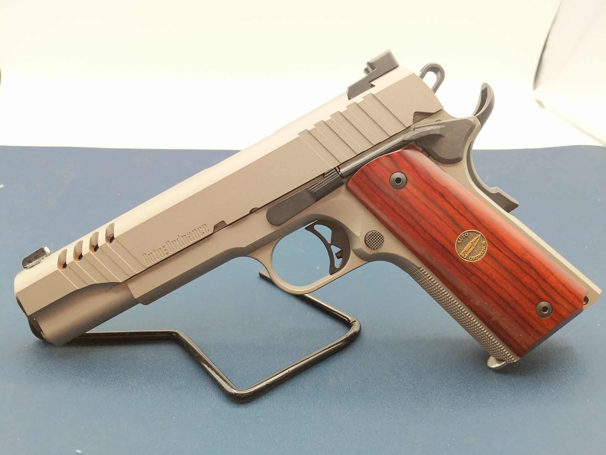AUTO-ORDNANCE 1911A1
