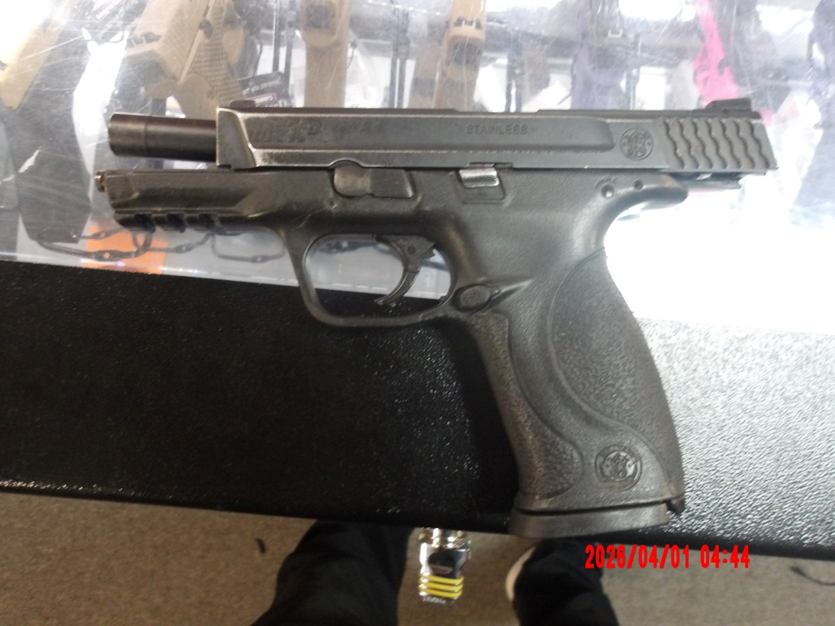 SMITH & WESSON M&P40 11819