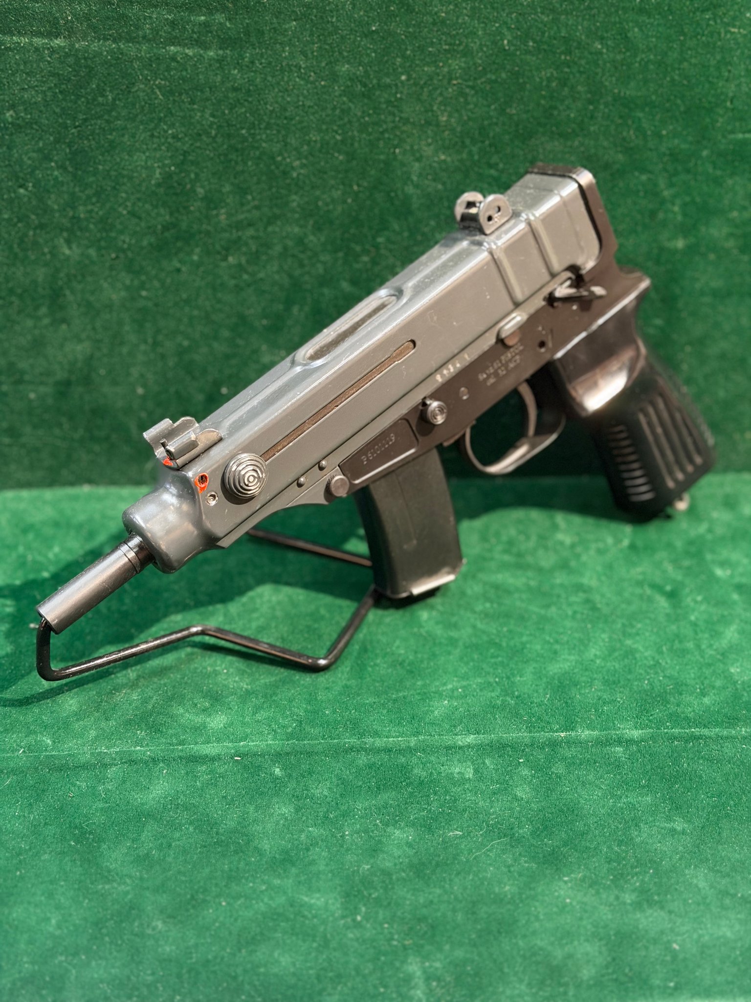 CZECH SMALL ARMS (CSA) VZ61