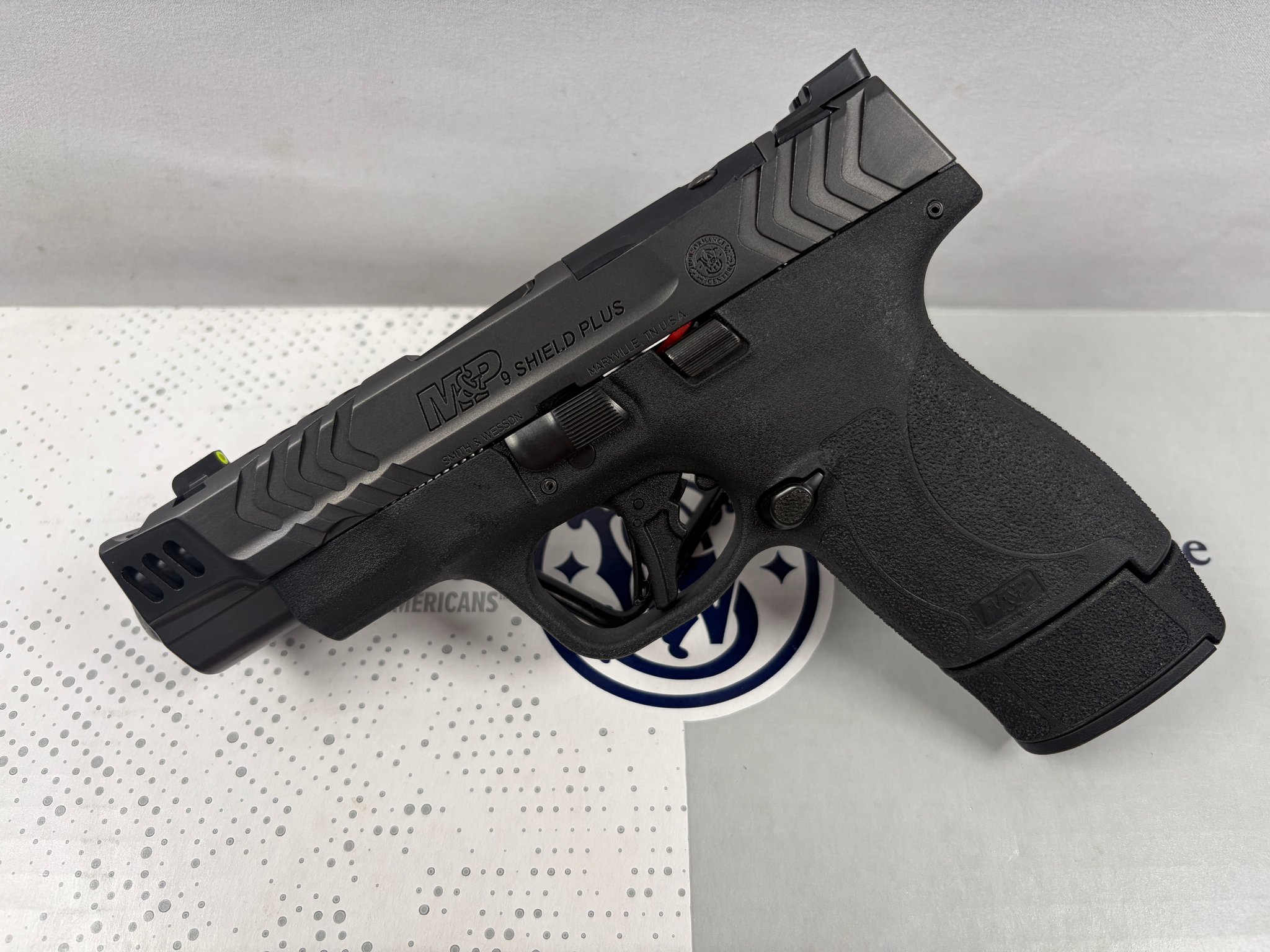 SMITH & WESSON M&P9 SHIELD PLUS CARRY COMP