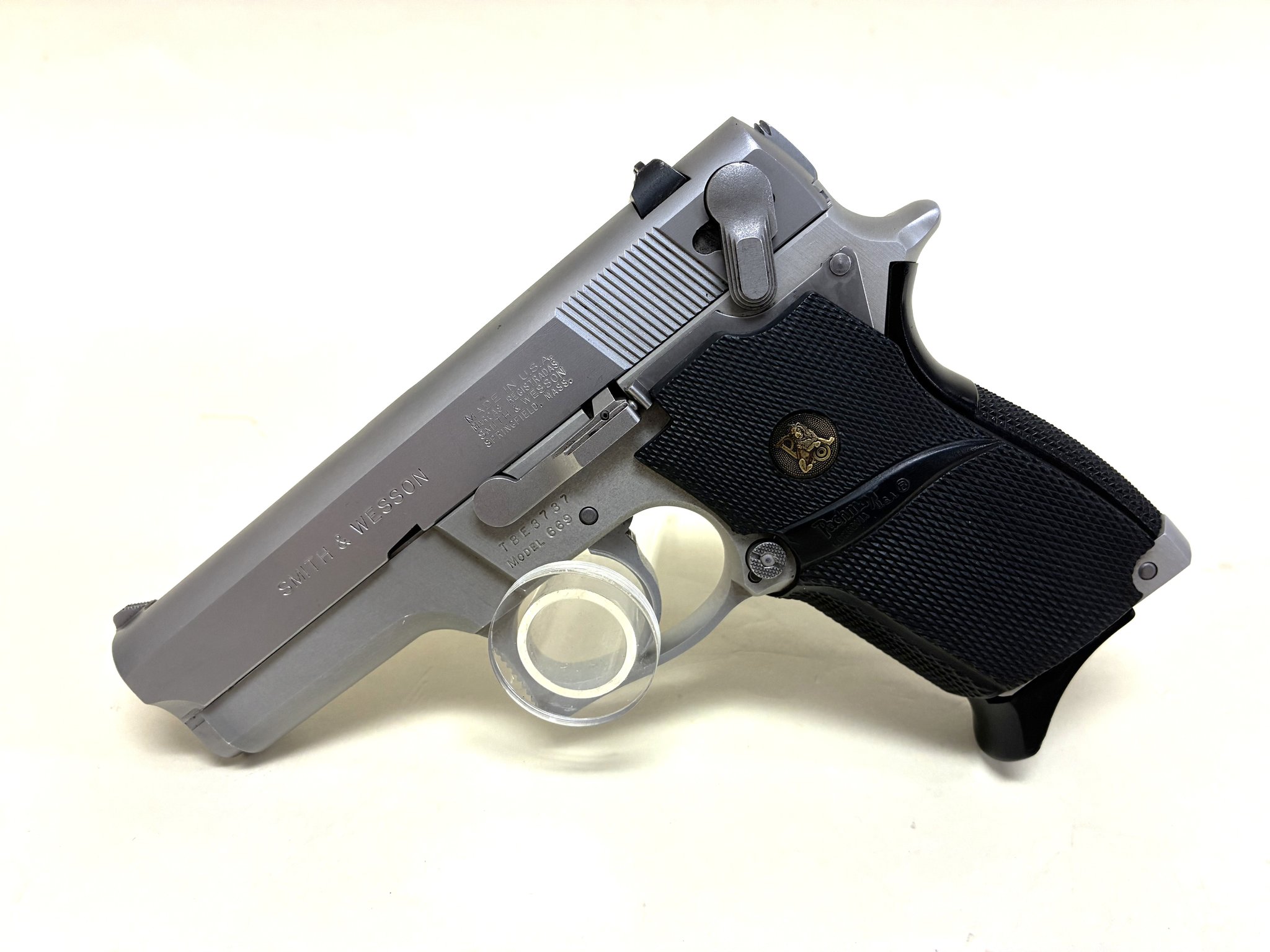 SMITH & WESSON 669