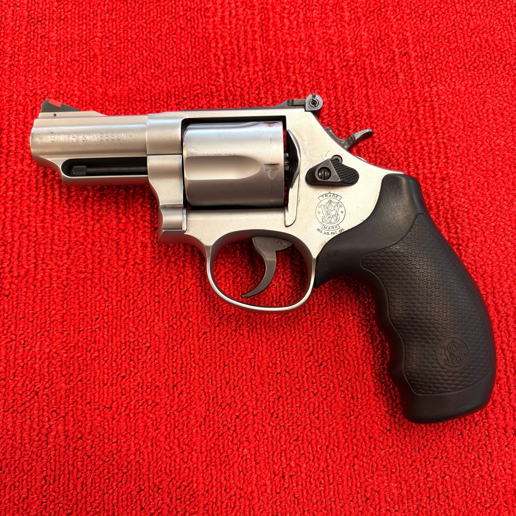 SMITH & WESSON MODEL 69 COMBAT MAGNUM