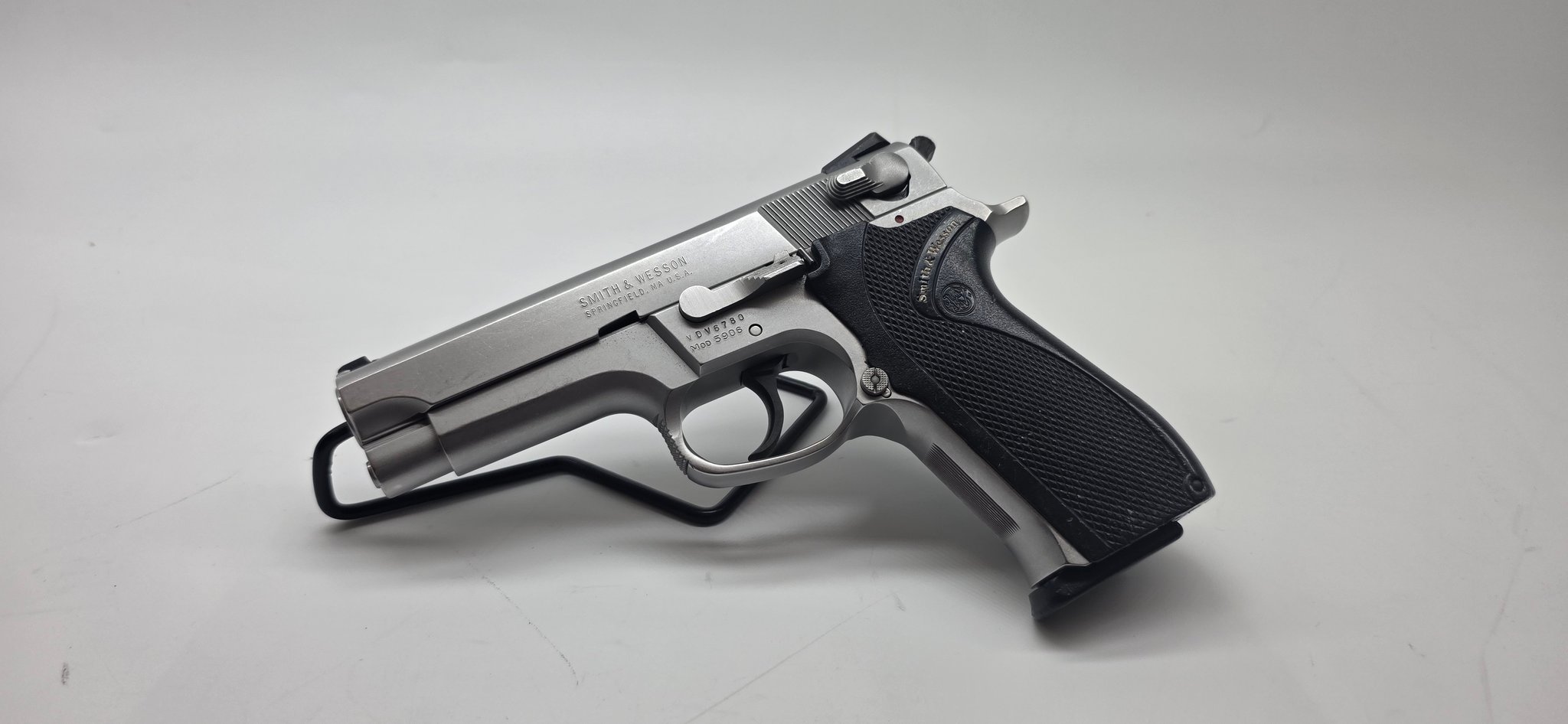 SMITH & WESSON MODEL 6906