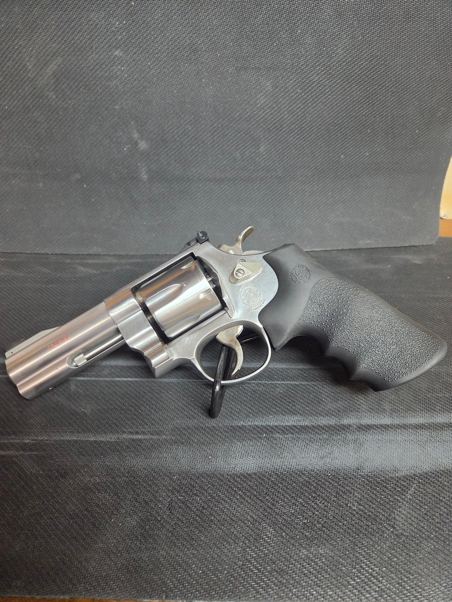 SMITH & WESSON MODEL 610