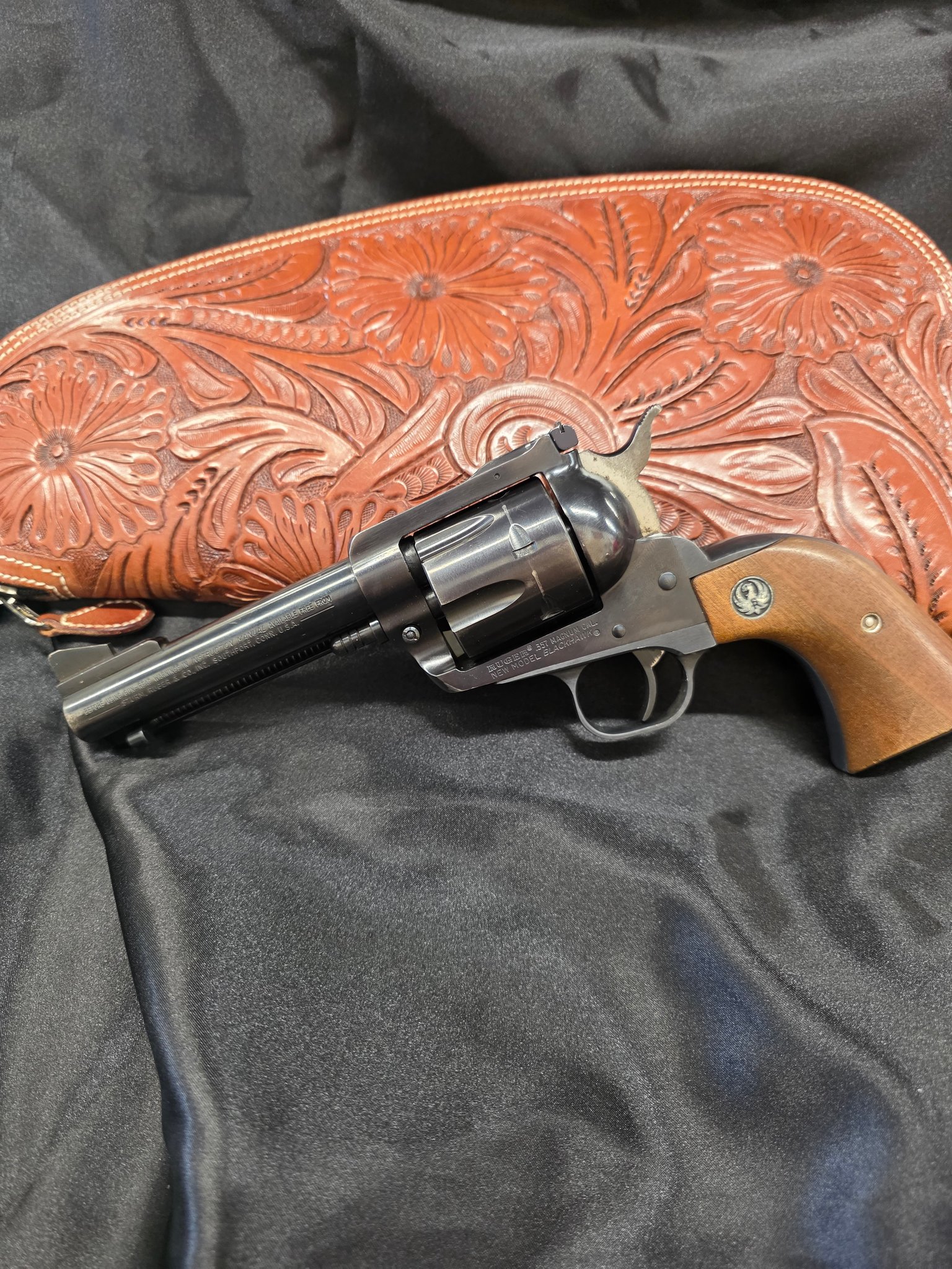 RUGER NEW MODEL BLACKHAWK