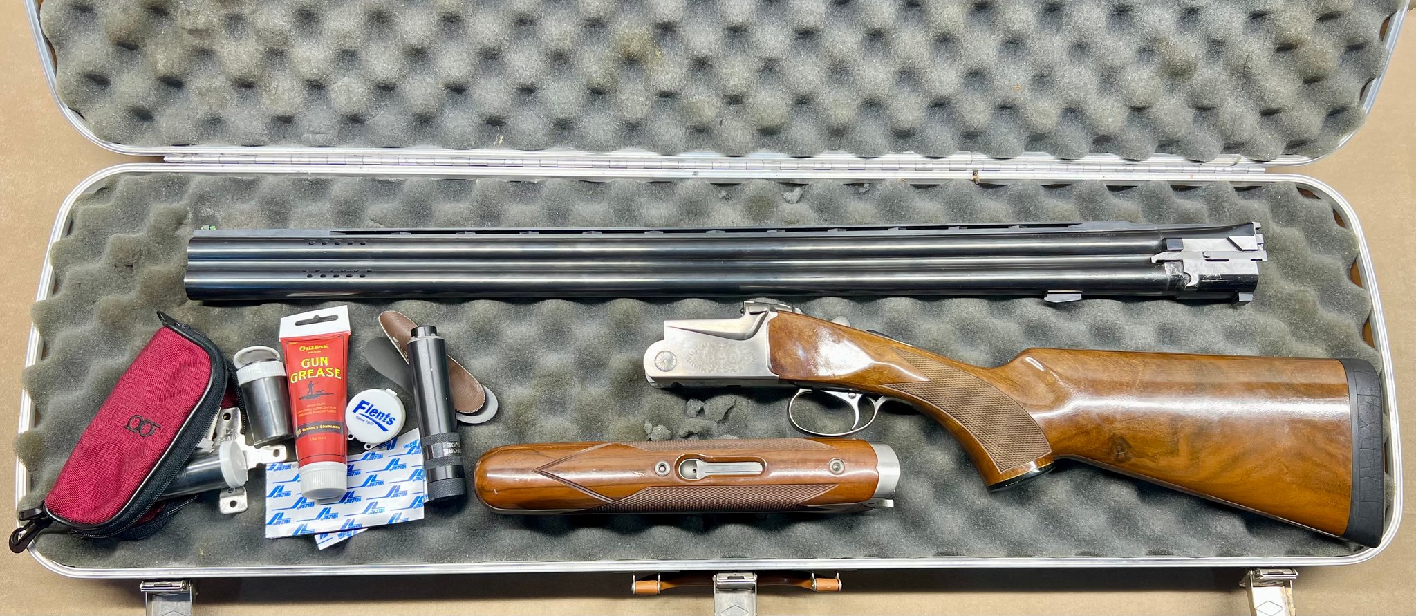 SKB SHOTGUNS 585 TRAP