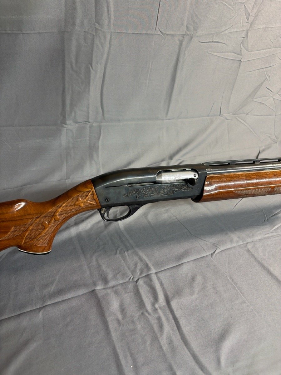 REMINGTON 1100 SHOTGUN