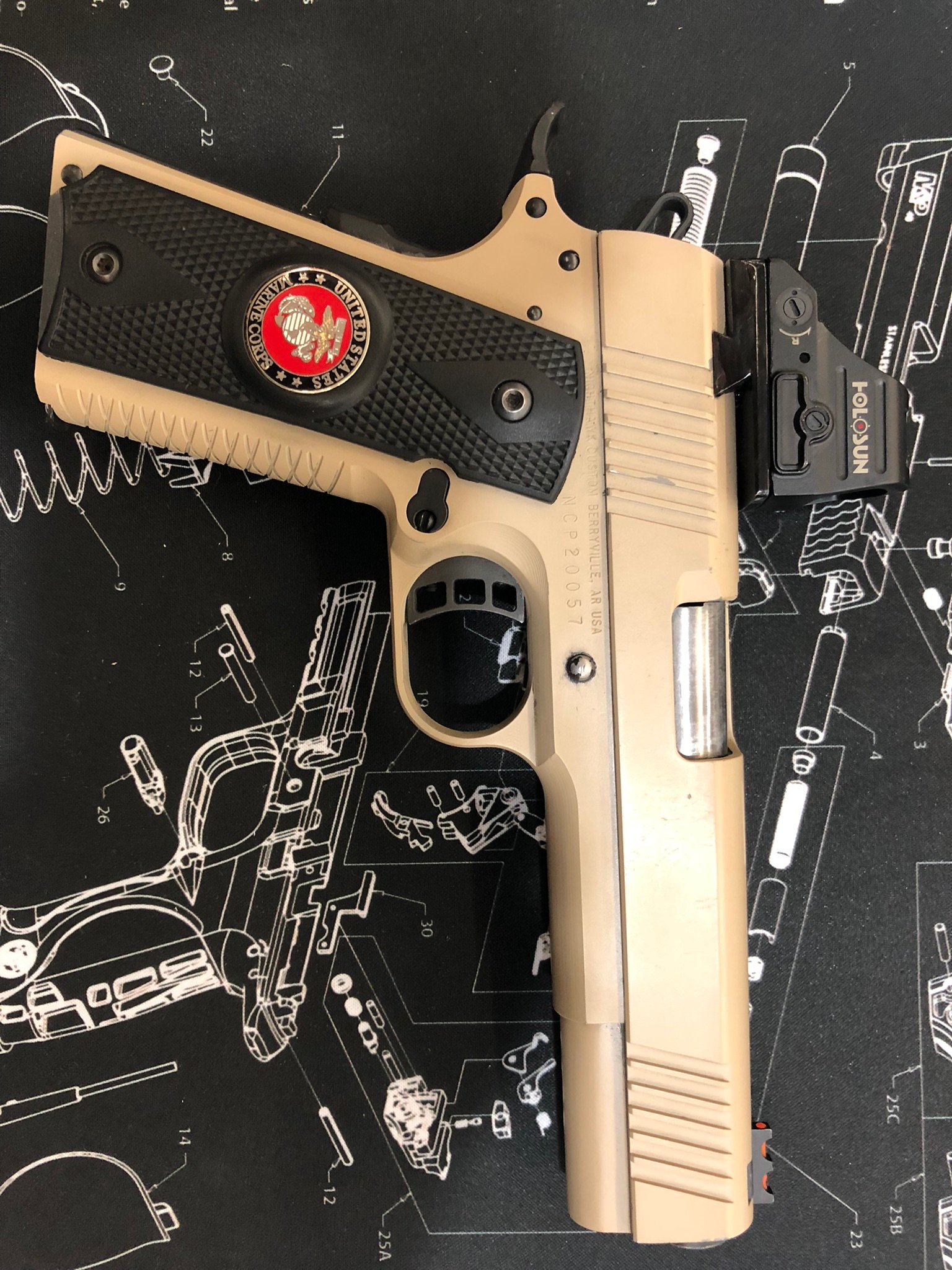 NIGHTHAWK CUSTOM 1911