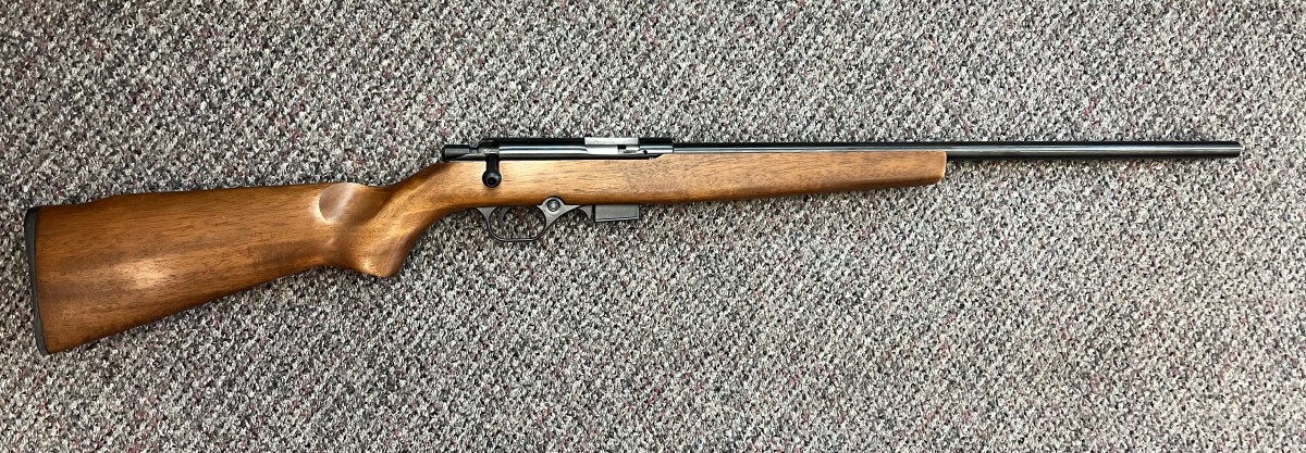 MOSSBERG 817