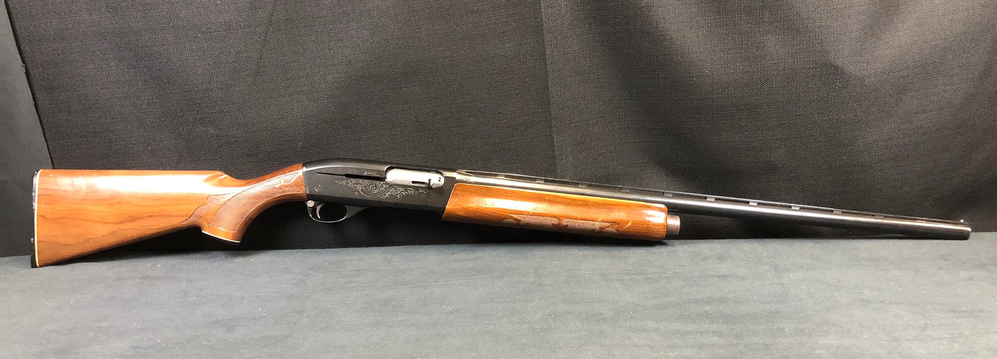 REMINGTON 1100 SHOTGUN