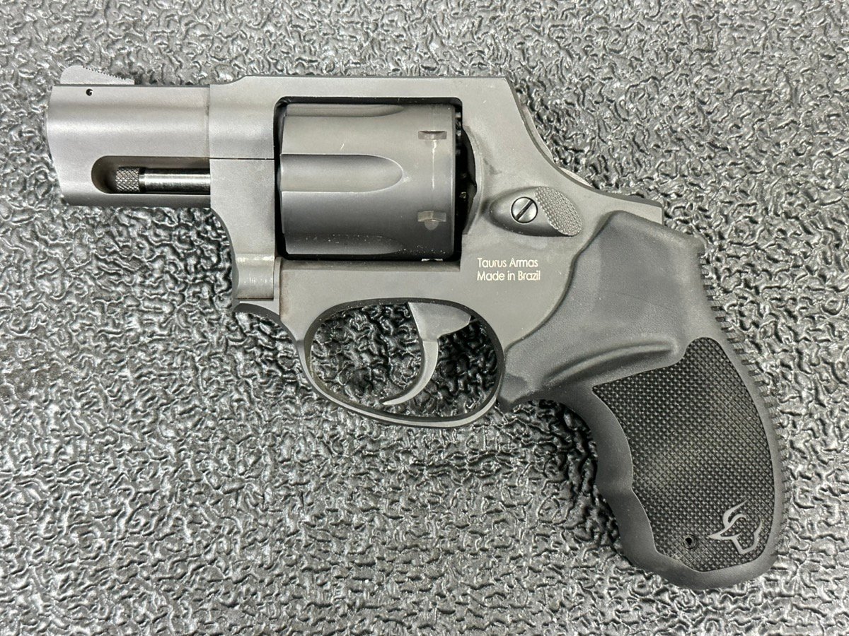 TAURUS 856