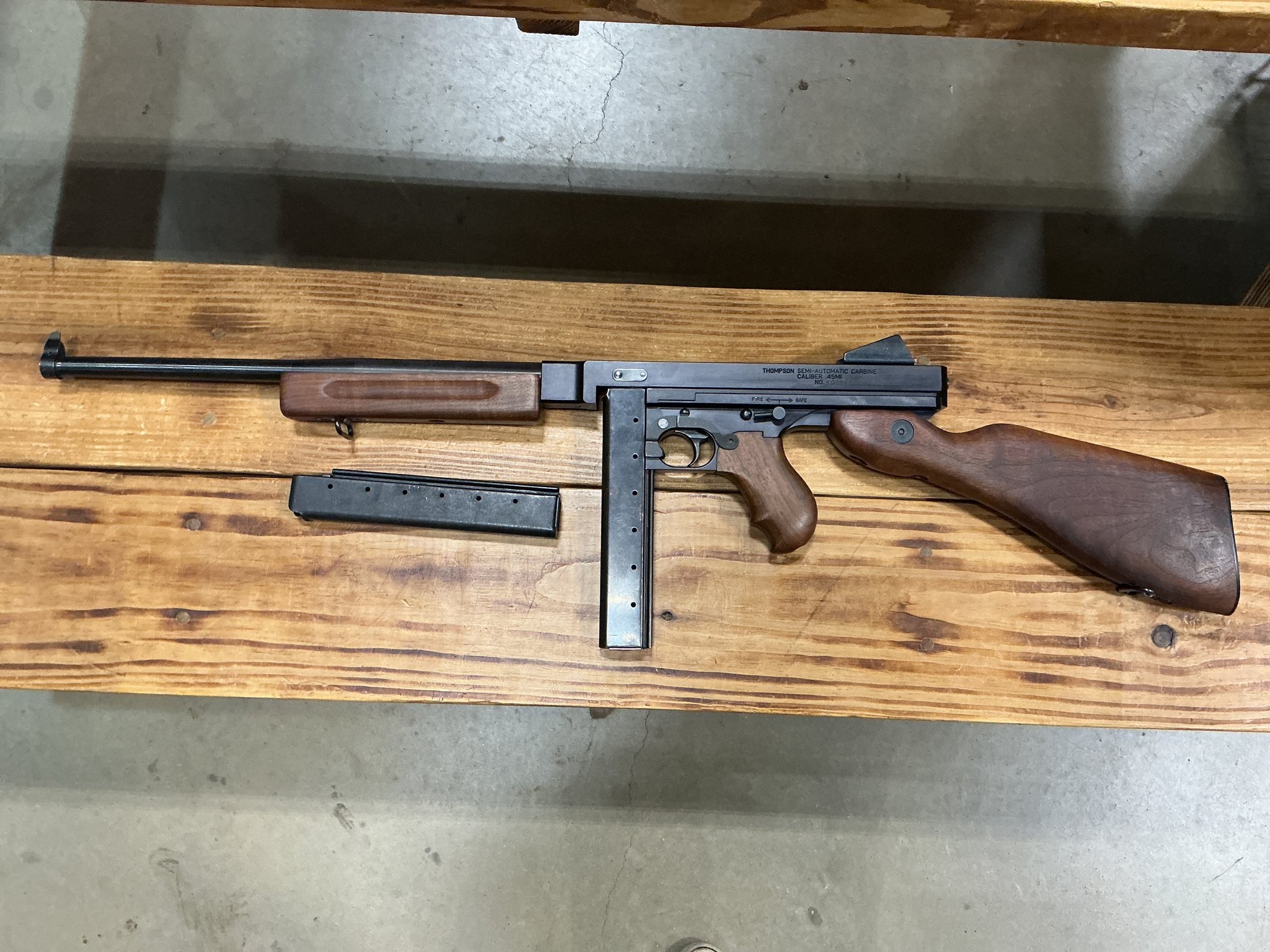 AUTO-ORDNANCE M1