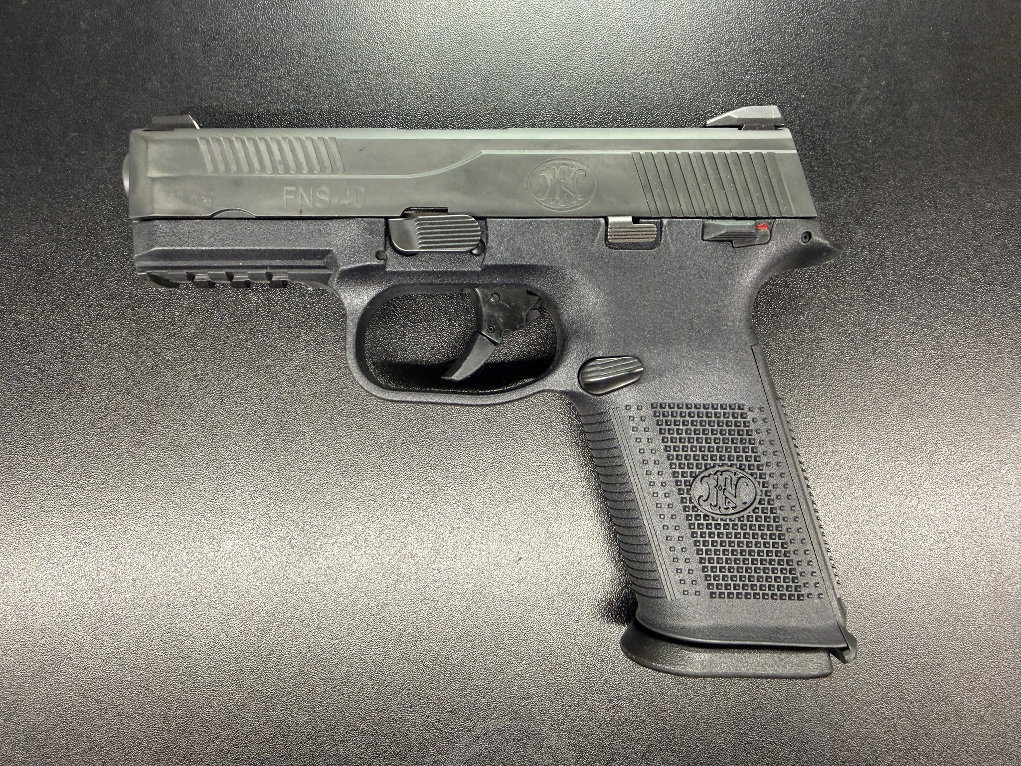 FN FNS-40