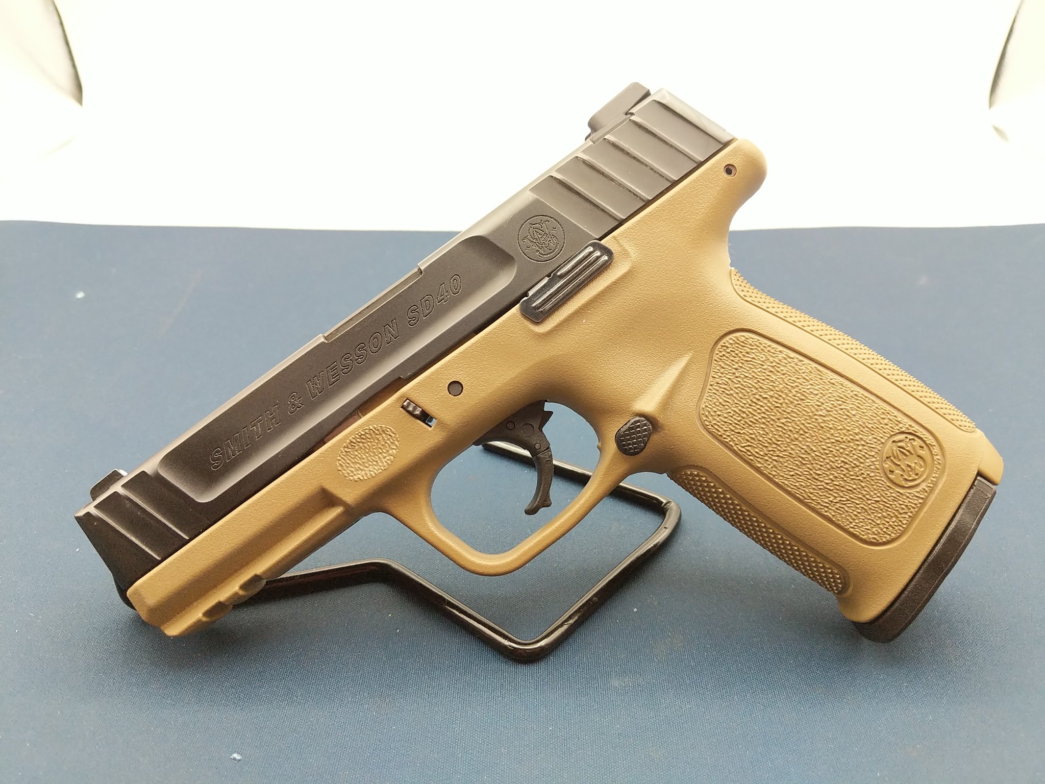 SMITH & WESSON SD40