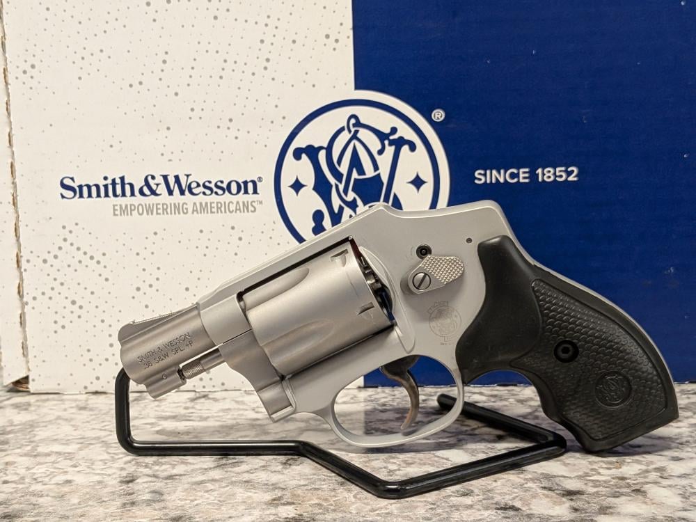 SMITH & WESSON M642