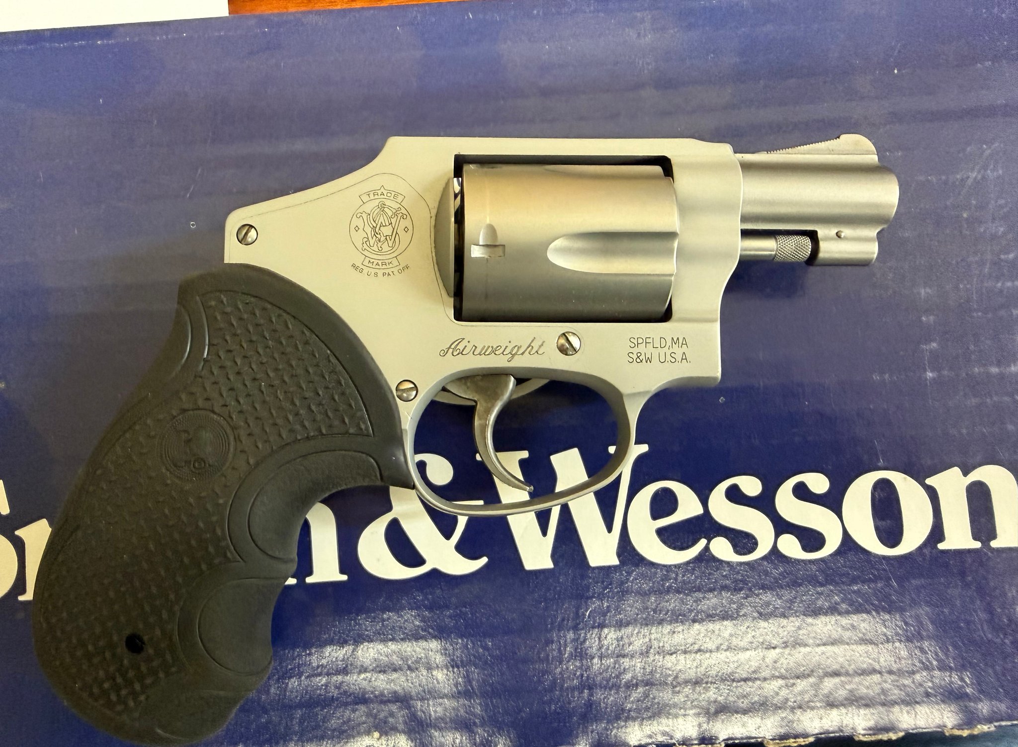 SMITH & WESSON 642