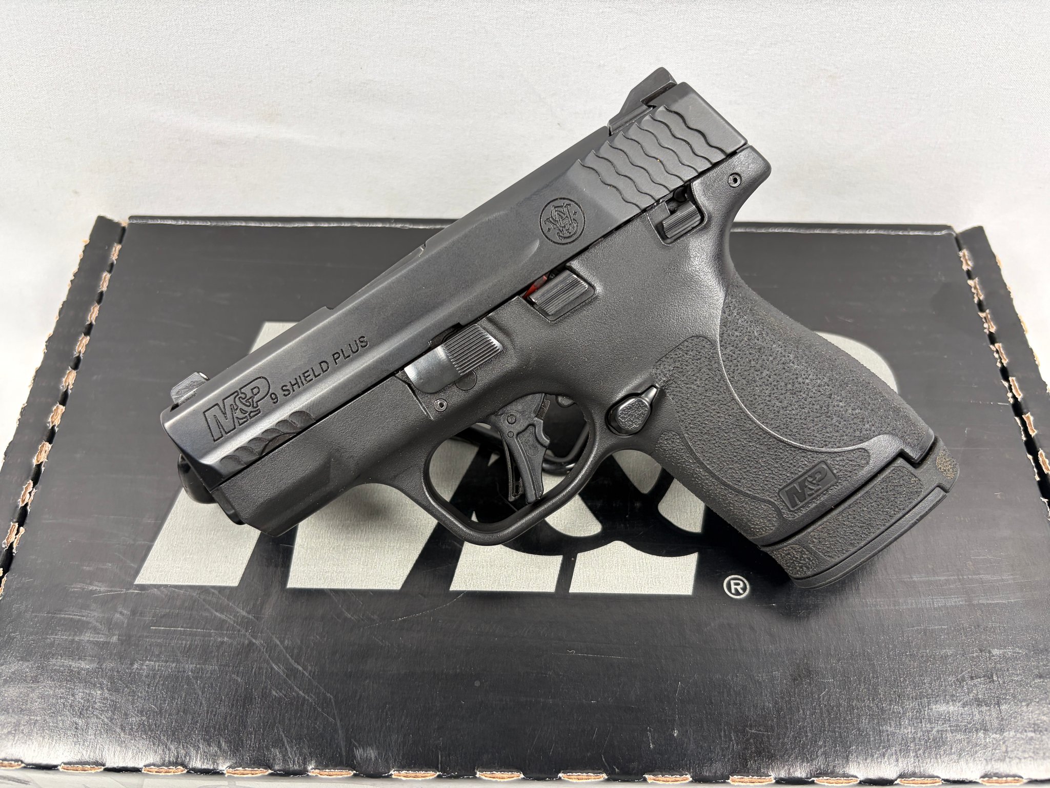 SMITH & WESSON M&P9 SHIELD PLUS