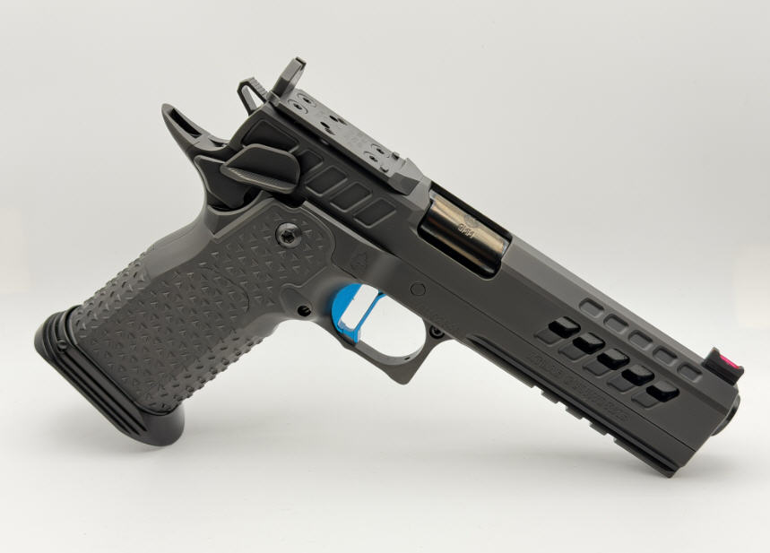 ATLAS GUNWORKS  TITAN RDS V3, 9MM, BLACK, TACTICAL MAGWELL, MEDIUM BLUE SUB 2LB RMR PLATE SHIELDED AMBI