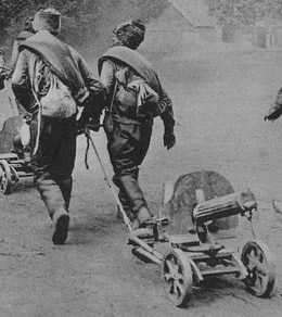 Maxim machine gun 