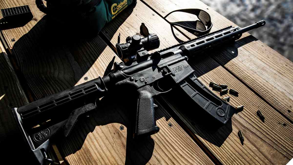 M&P15-22 with M-100 optic on table